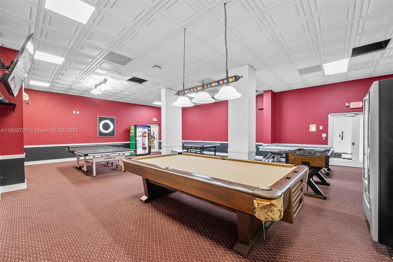 WINSTON TOWER 300 CONDO - Residential