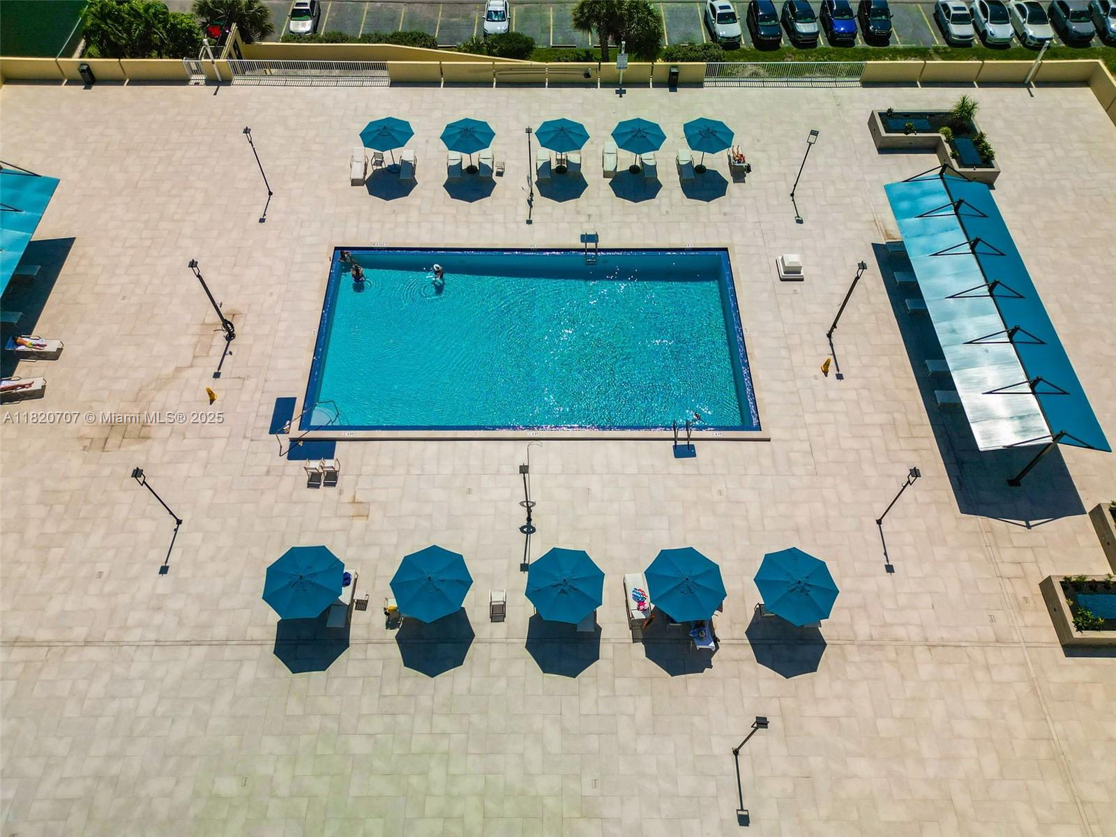 WINSTON TOWER 300 CONDO - Residential