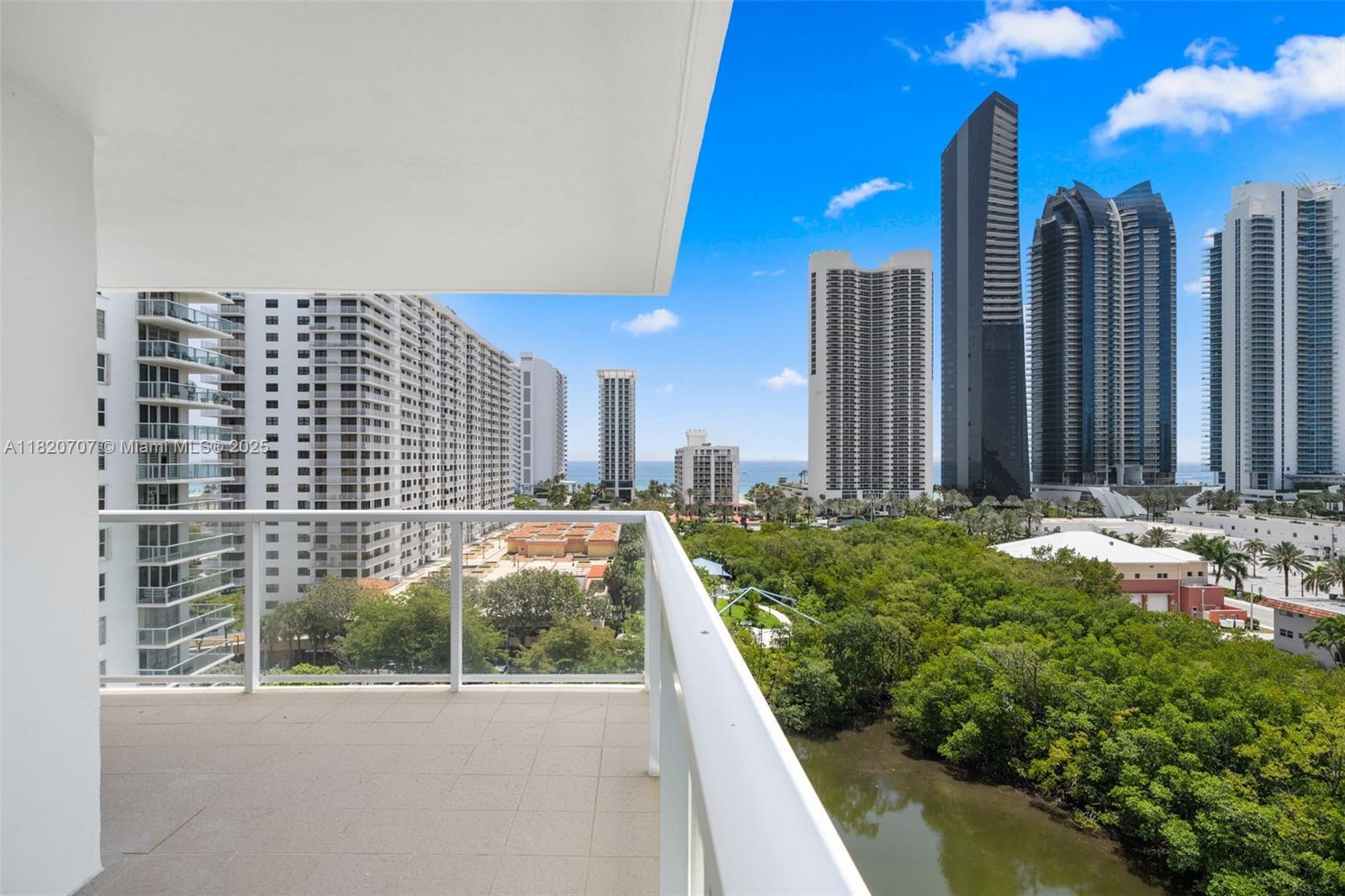 WINSTON TOWER 300 CONDO - Residential