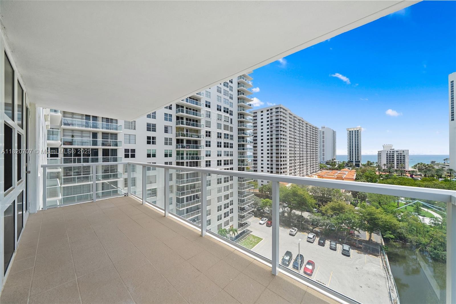 WINSTON TOWER 300 CONDO - Residential