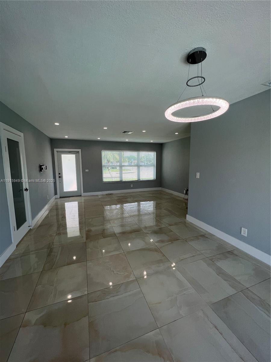 TROPICAL HIGHLANDS 2ND AD - Residential