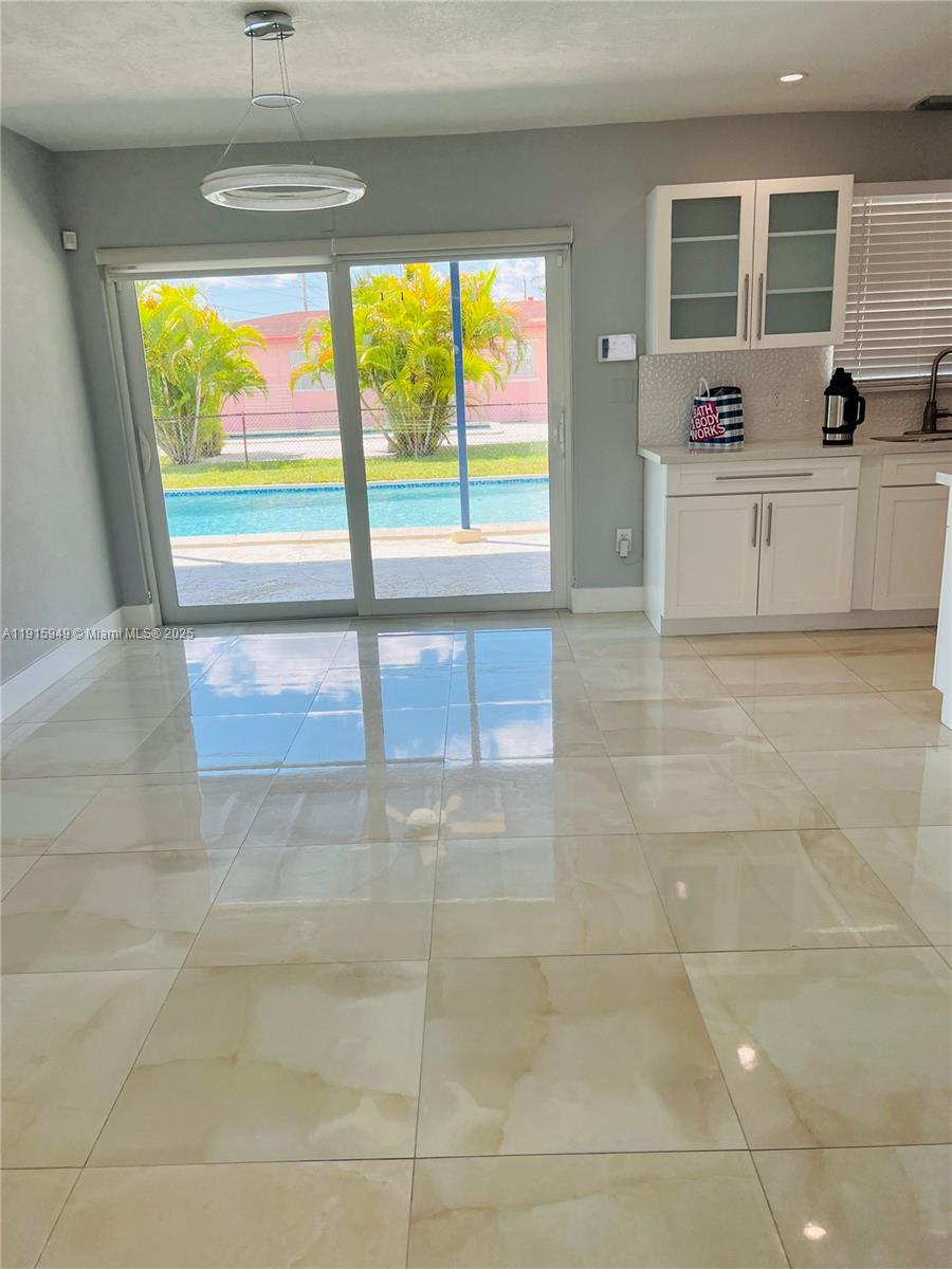 TROPICAL HIGHLANDS 2ND AD - Residential