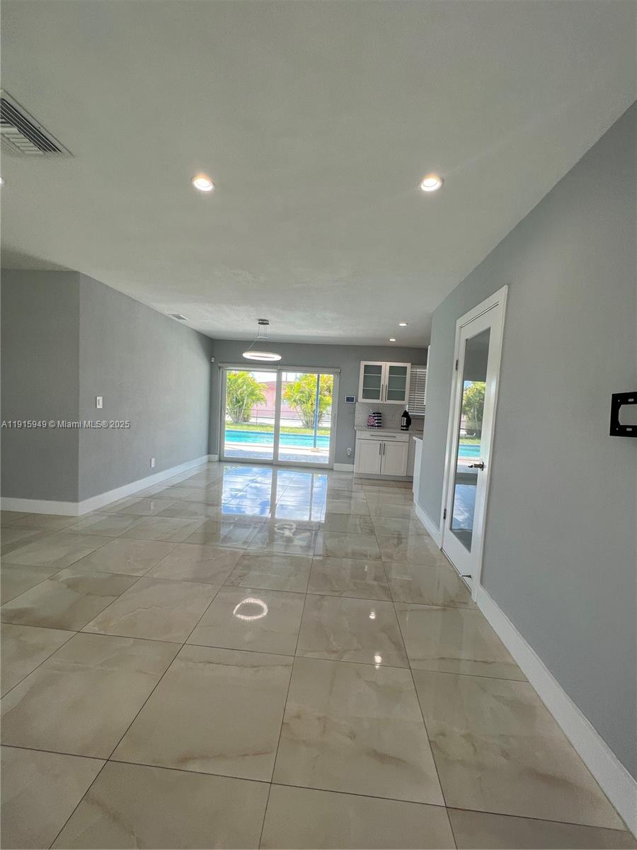 TROPICAL HIGHLANDS 2ND AD - Residential