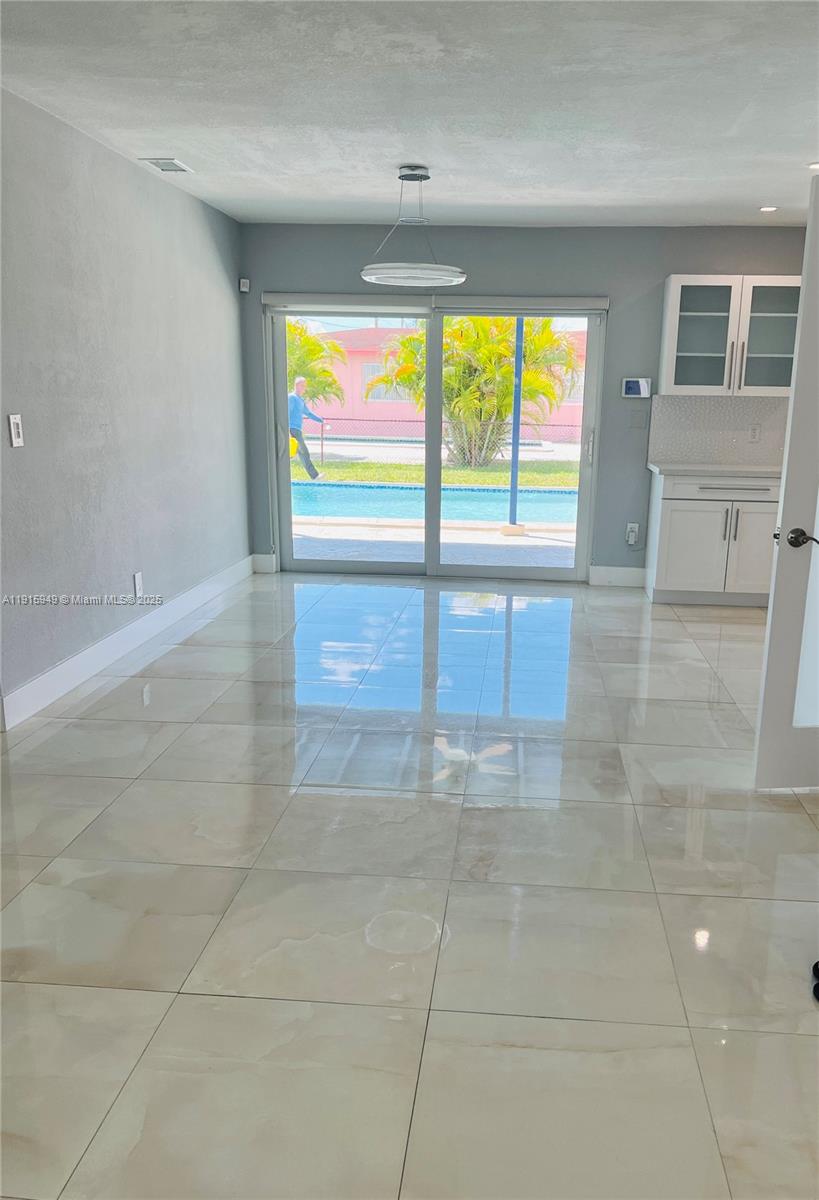 TROPICAL HIGHLANDS 2ND AD - Residential