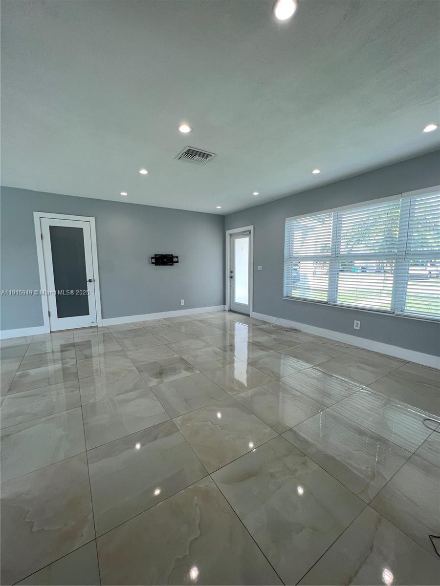 TROPICAL HIGHLANDS 2ND AD - Residential