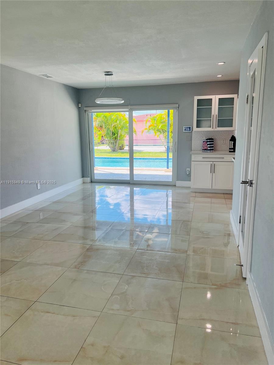 TROPICAL HIGHLANDS 2ND AD - Residential