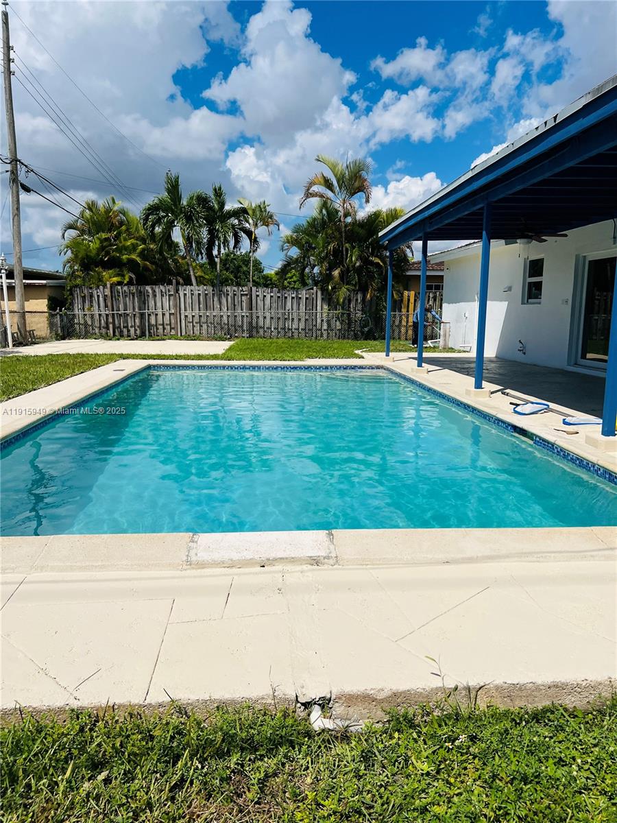 TROPICAL HIGHLANDS 2ND AD - Residential