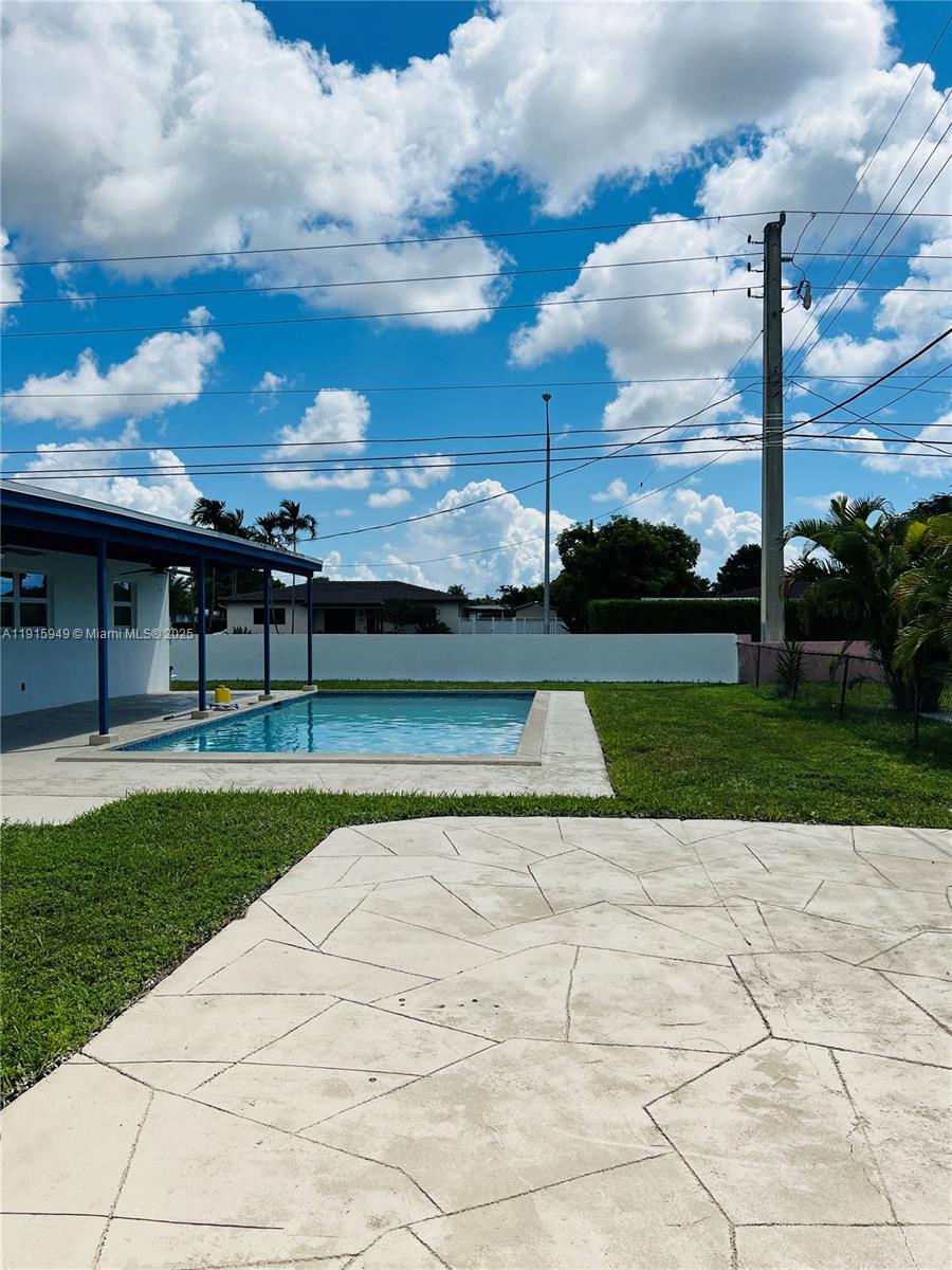 TROPICAL HIGHLANDS 2ND AD - Residential