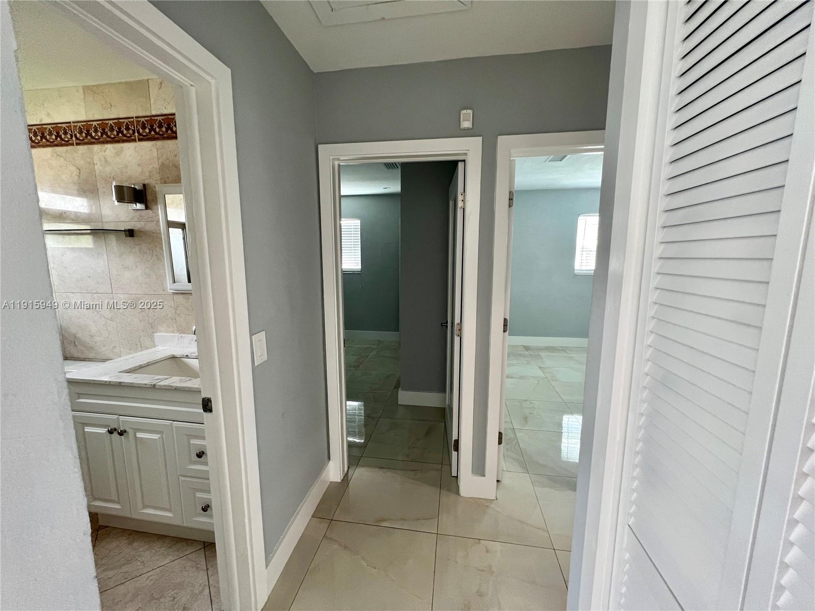 TROPICAL HIGHLANDS 2ND AD - Residential