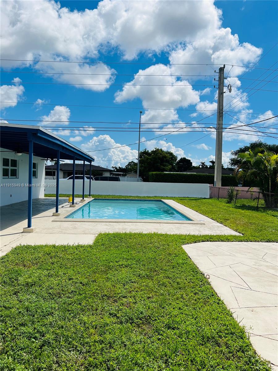 TROPICAL HIGHLANDS 2ND AD - Residential