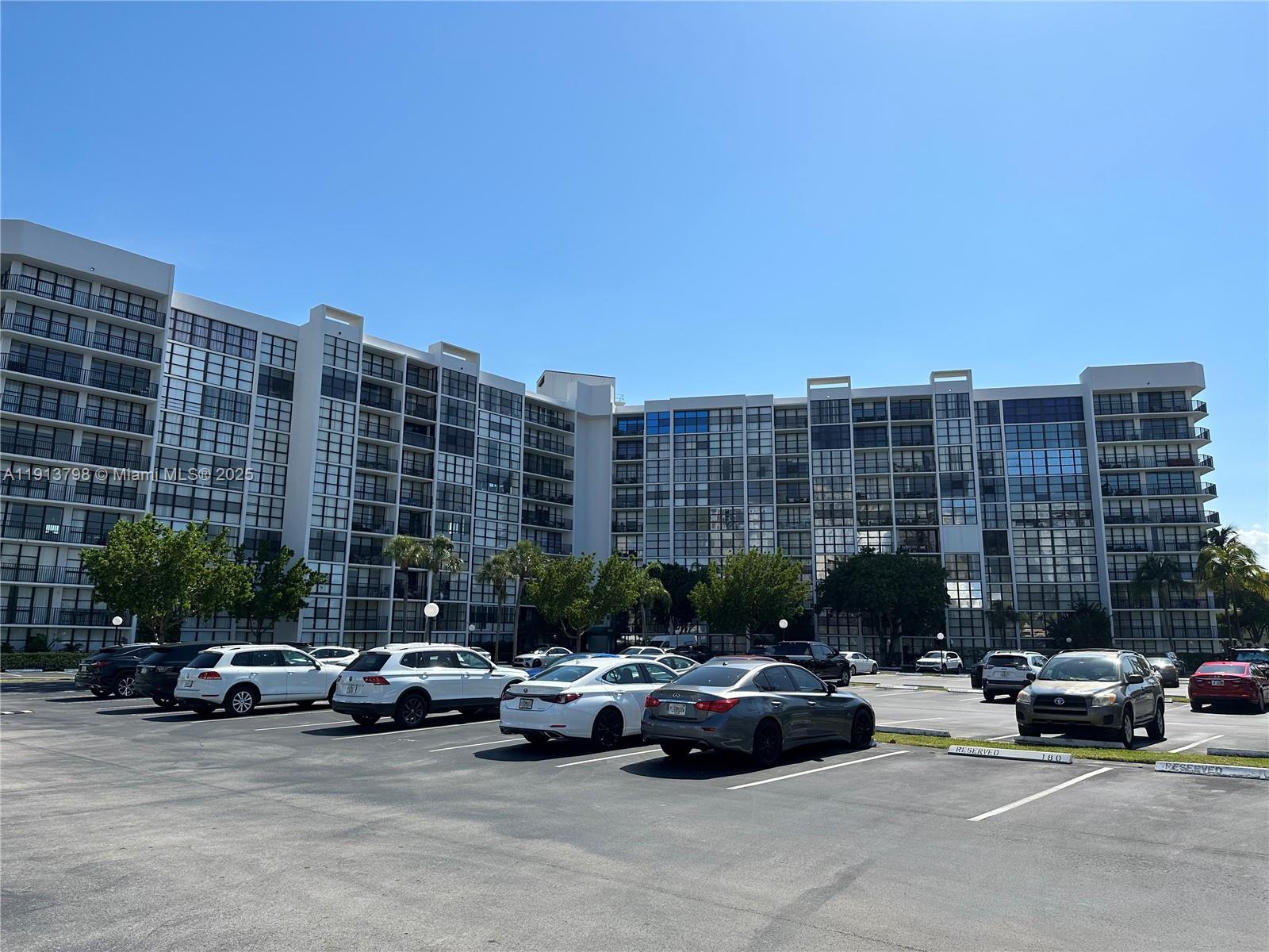 OCEANVIEW PARK CONDO - Residential Lease