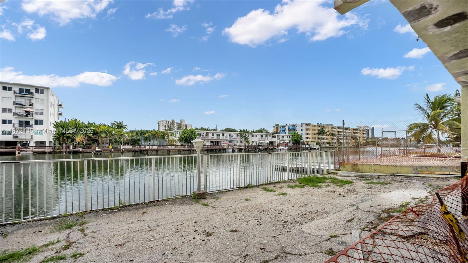 DOMINO ONE CONDO - Residential