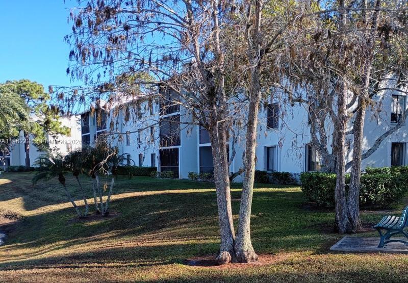 PALM CLUB WEST VILLAGE 1 - Residential