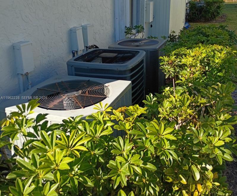 PALM CLUB WEST VILLAGE 1 - Residential