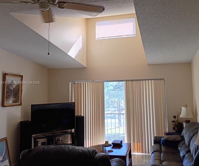 PALM CLUB WEST VILLAGE 1 - Residential