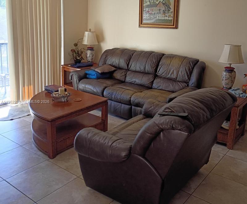 PALM CLUB WEST VILLAGE 1 - Residential