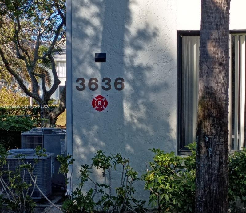 PALM CLUB WEST VILLAGE 1 - Residential