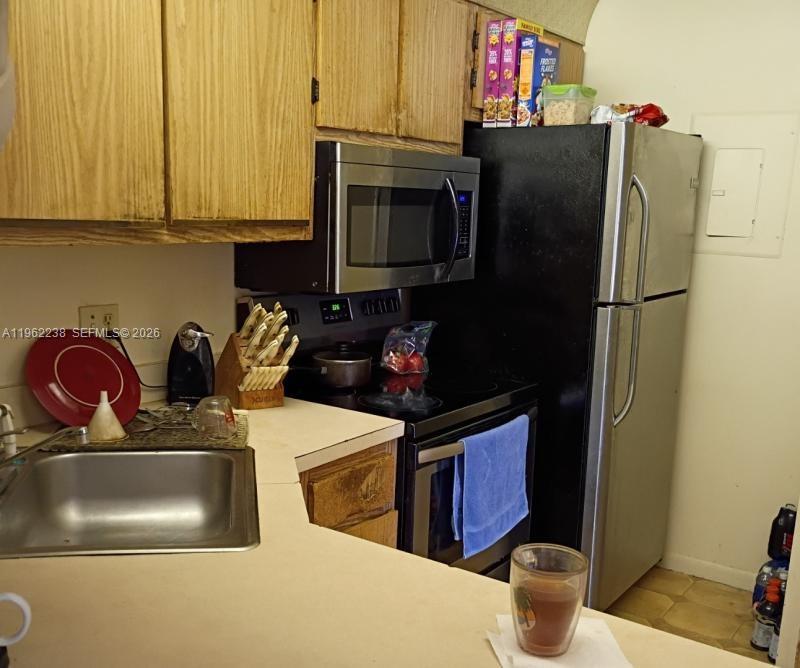 PALM CLUB WEST VILLAGE 1 - Residential