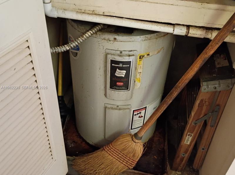 PALM CLUB WEST VILLAGE 1 - Residential