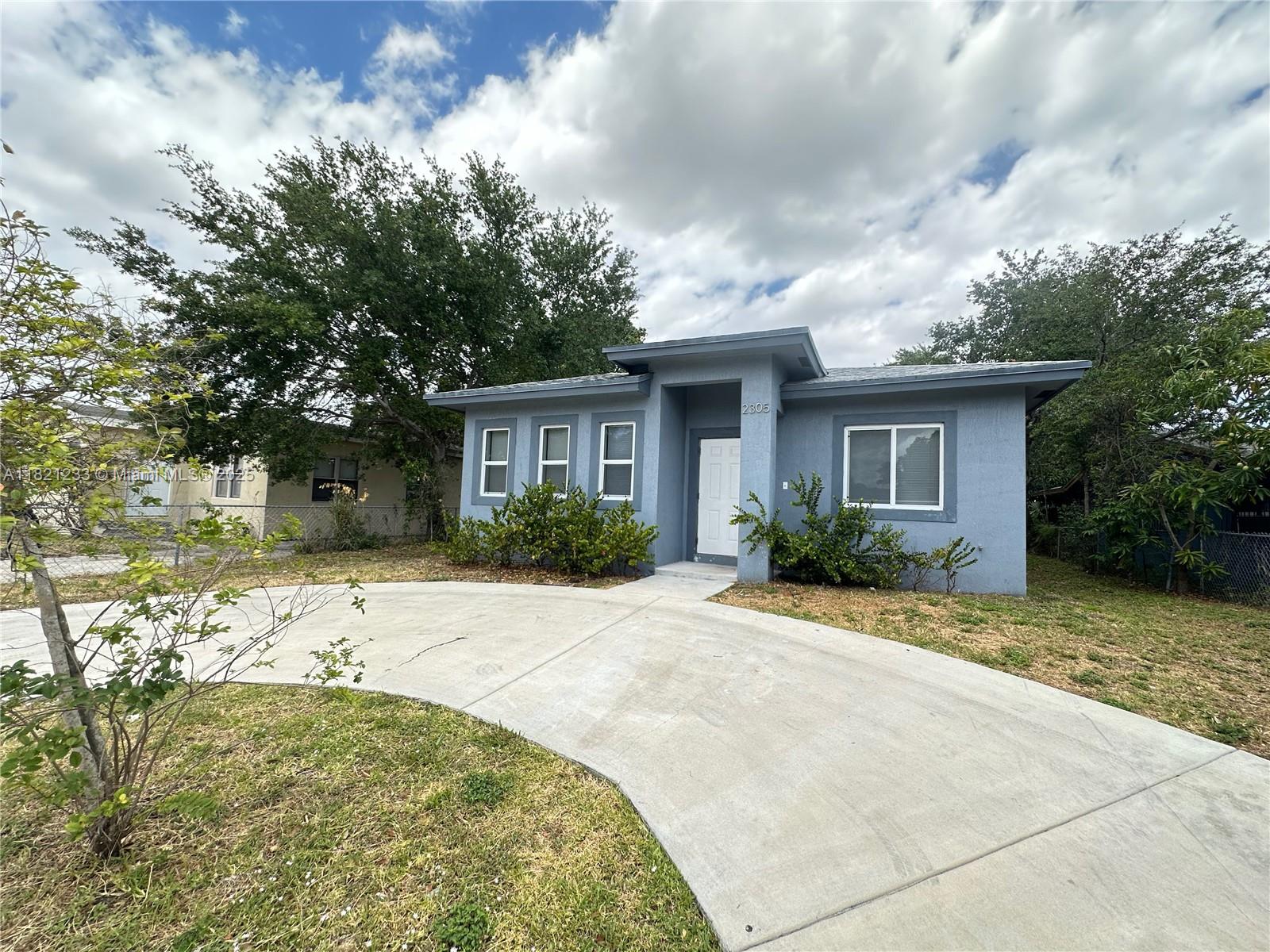 Rental Property at 2305 Nw 6th Pl, Fort Lauderdale, Broward County, Florida - Bedrooms: 3 
Bathrooms: 2  - $2,850 MO.