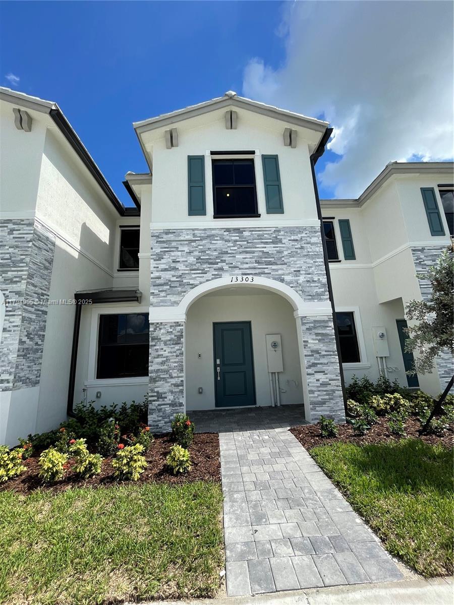 Rental Property at 13303 Sw 285th St 13303, Homestead, Miami-Dade County, Florida - Bedrooms: 3 
Bathrooms: 3  - $2,400 MO.