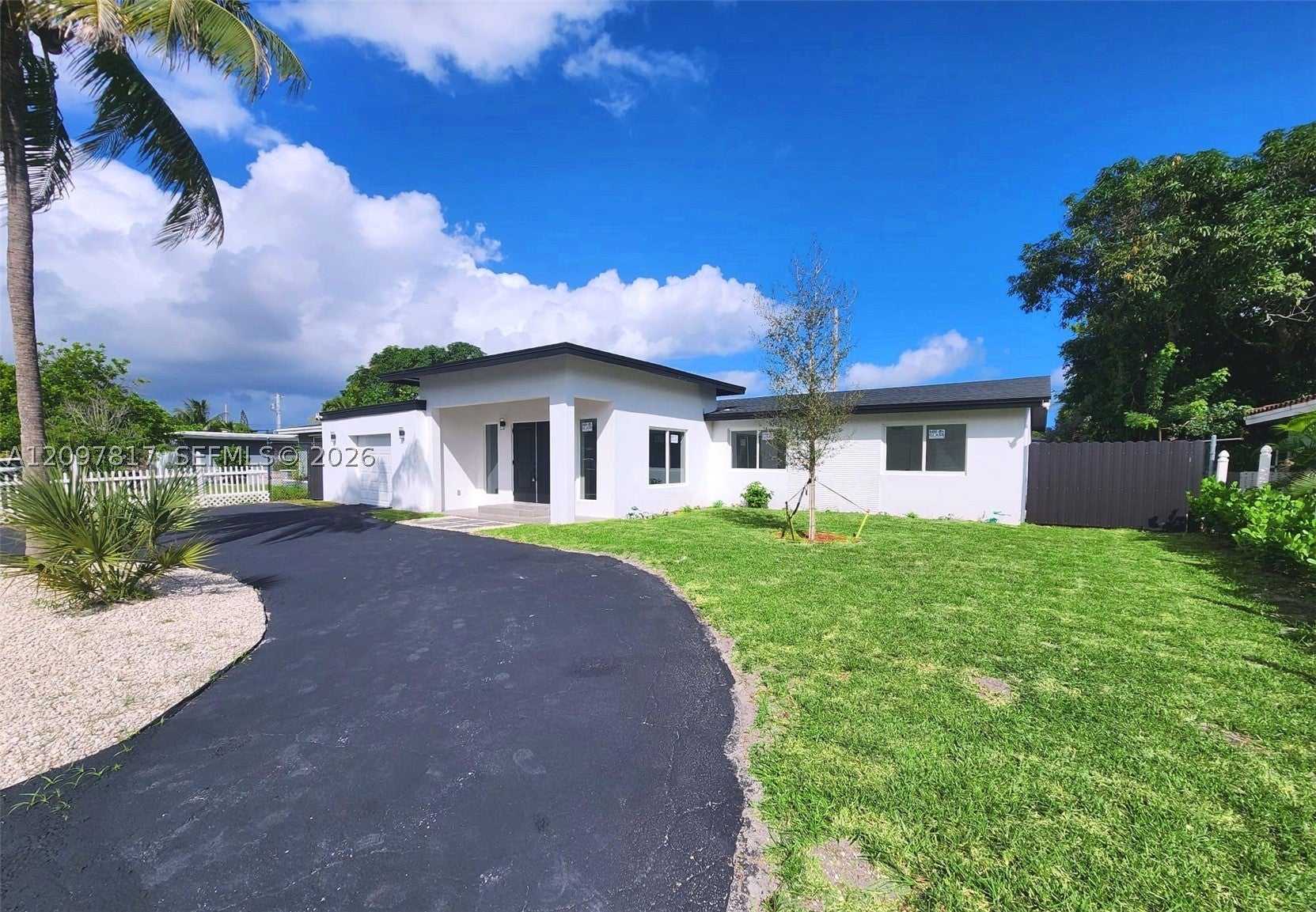 620 SW 38th Ter