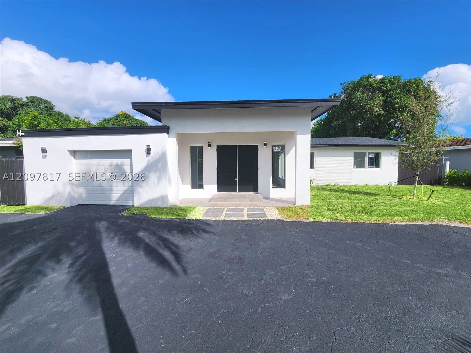 620 SW 38th Ter