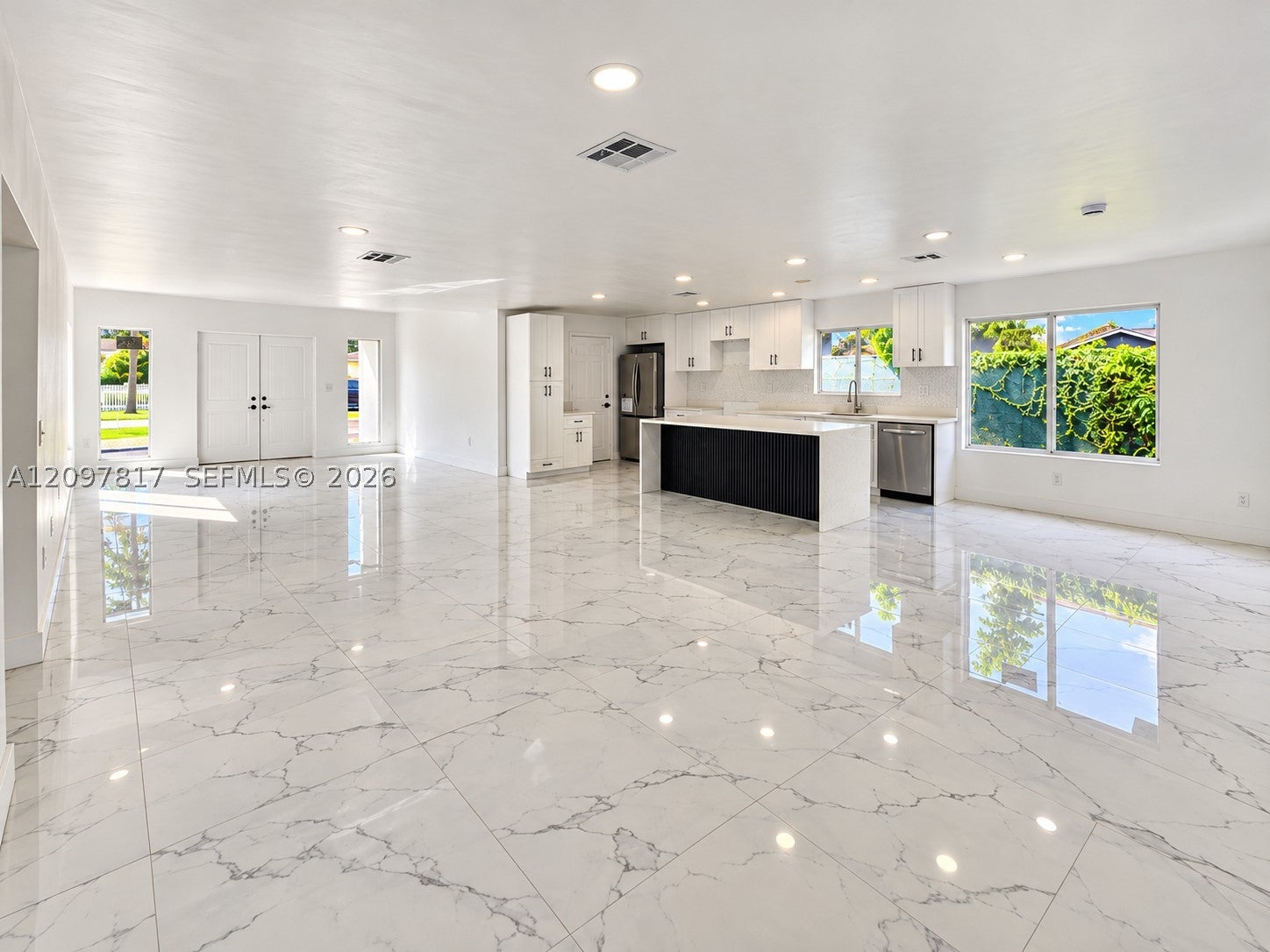 620 SW 38th Ter