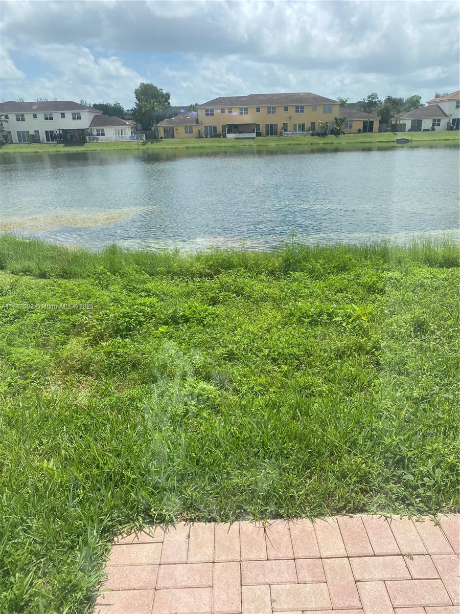 FLORIDIAN ISLES SOUTH - Residential