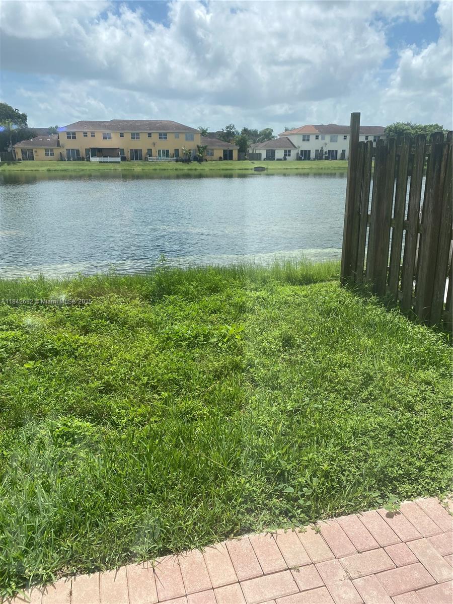 FLORIDIAN ISLES SOUTH - Residential