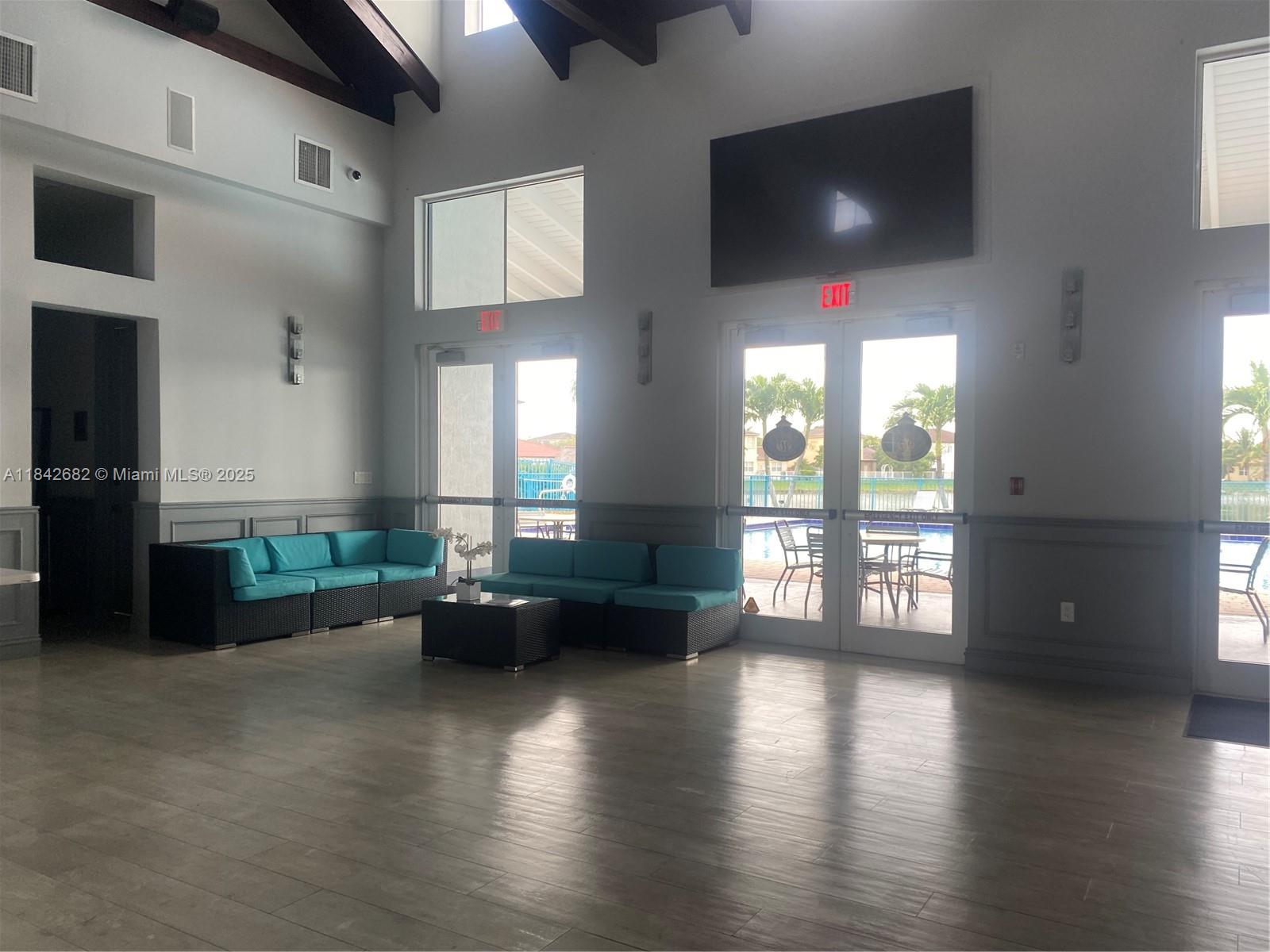 FLORIDIAN ISLES SOUTH - Residential