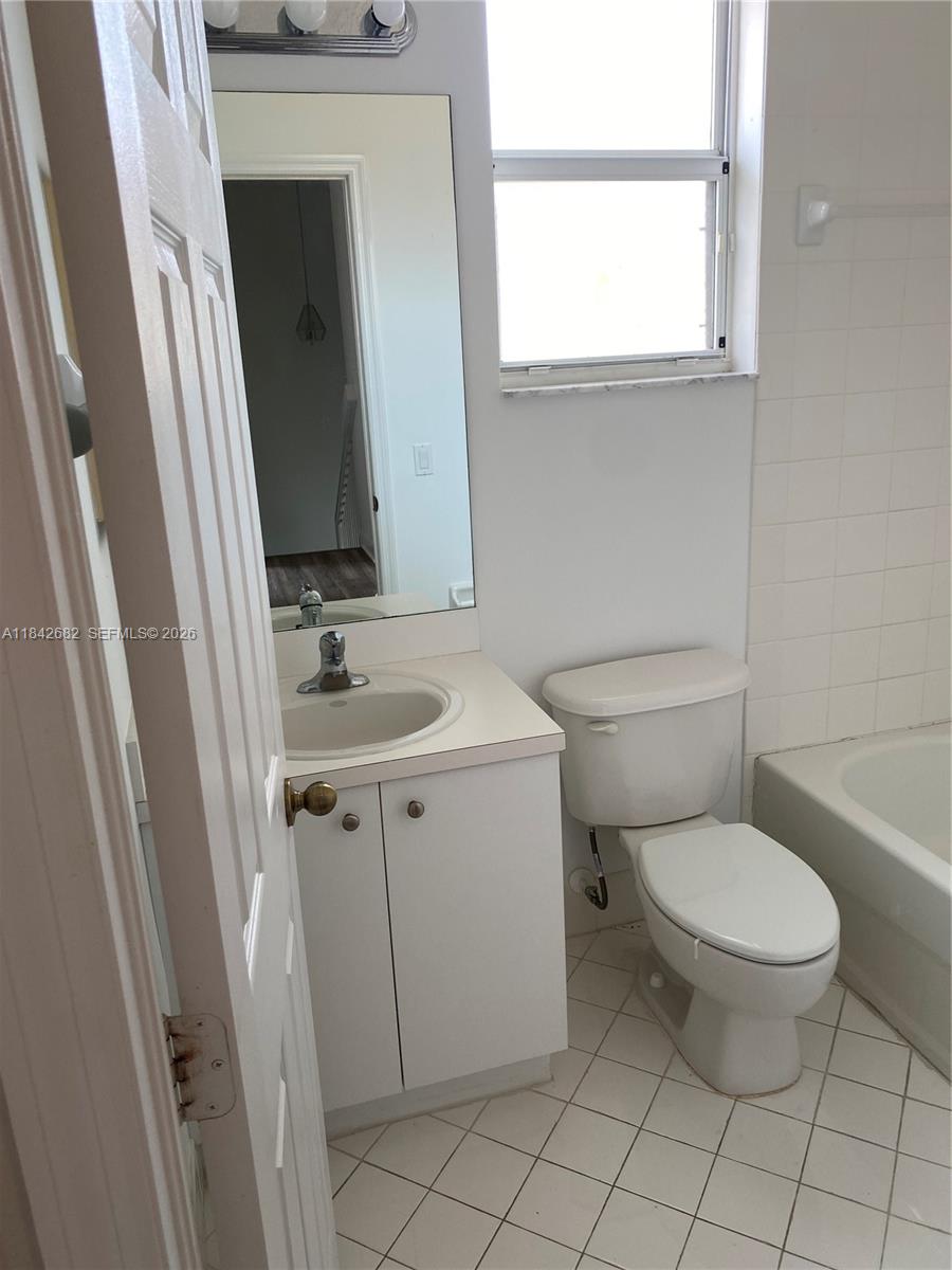 FLORIDIAN ISLES SOUTH - Residential