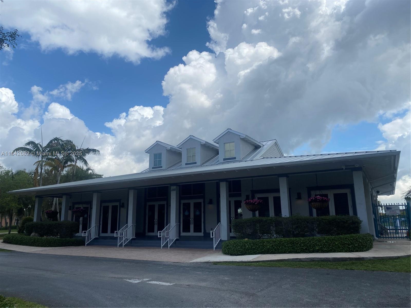 FLORIDIAN ISLES SOUTH - Residential