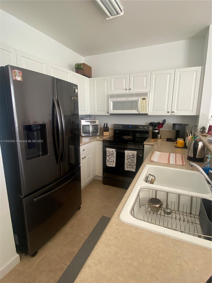 FLORIDIAN ISLES SOUTH - Residential