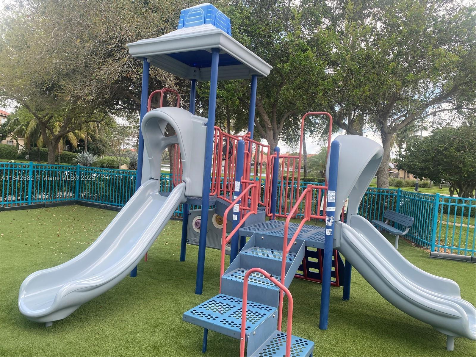 FLORIDIAN ISLES SOUTH - Residential