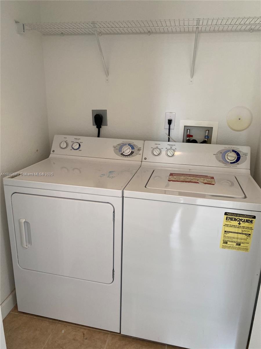 FLORIDIAN ISLES SOUTH - Residential