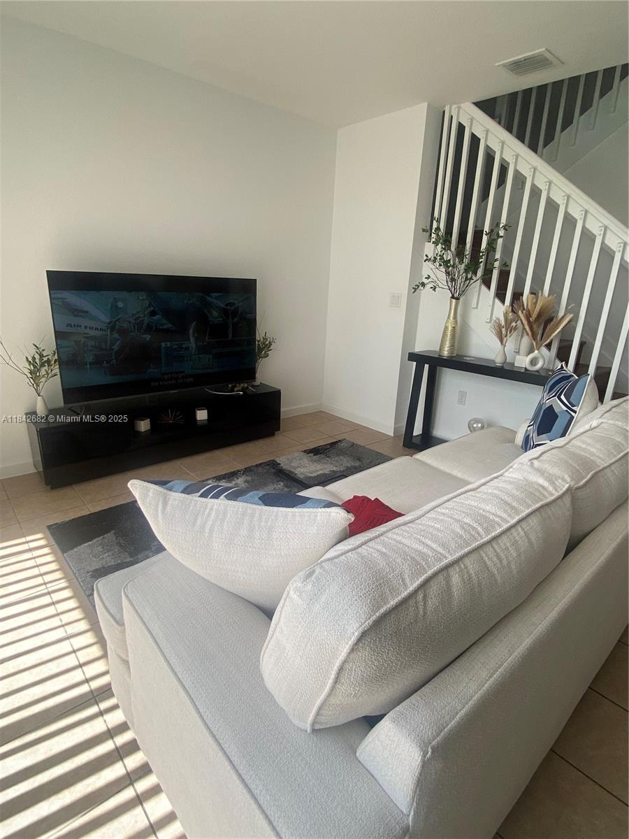 FLORIDIAN ISLES SOUTH - Residential