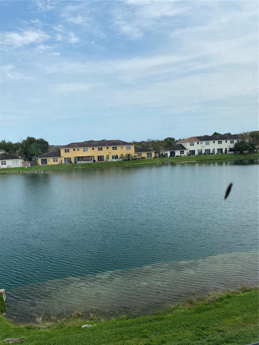 FLORIDIAN ISLES SOUTH - Residential