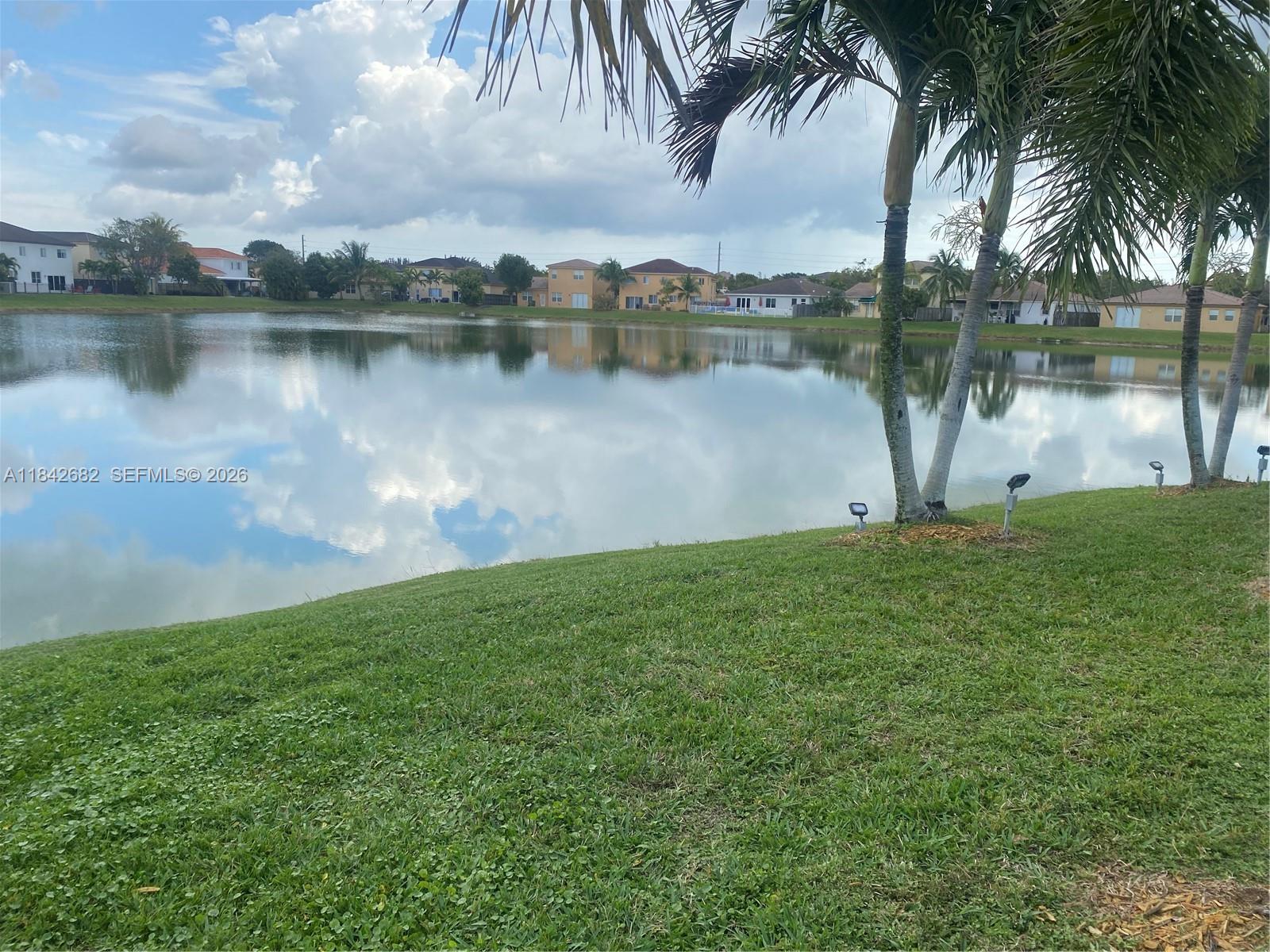 FLORIDIAN ISLES SOUTH - Residential