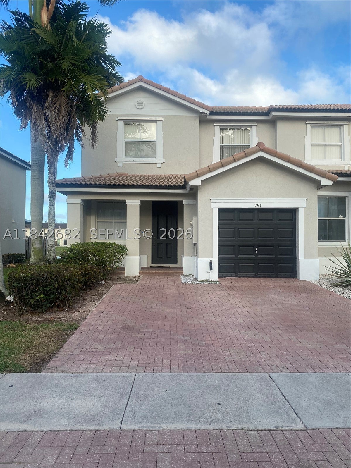 991 NE 42nd Ave