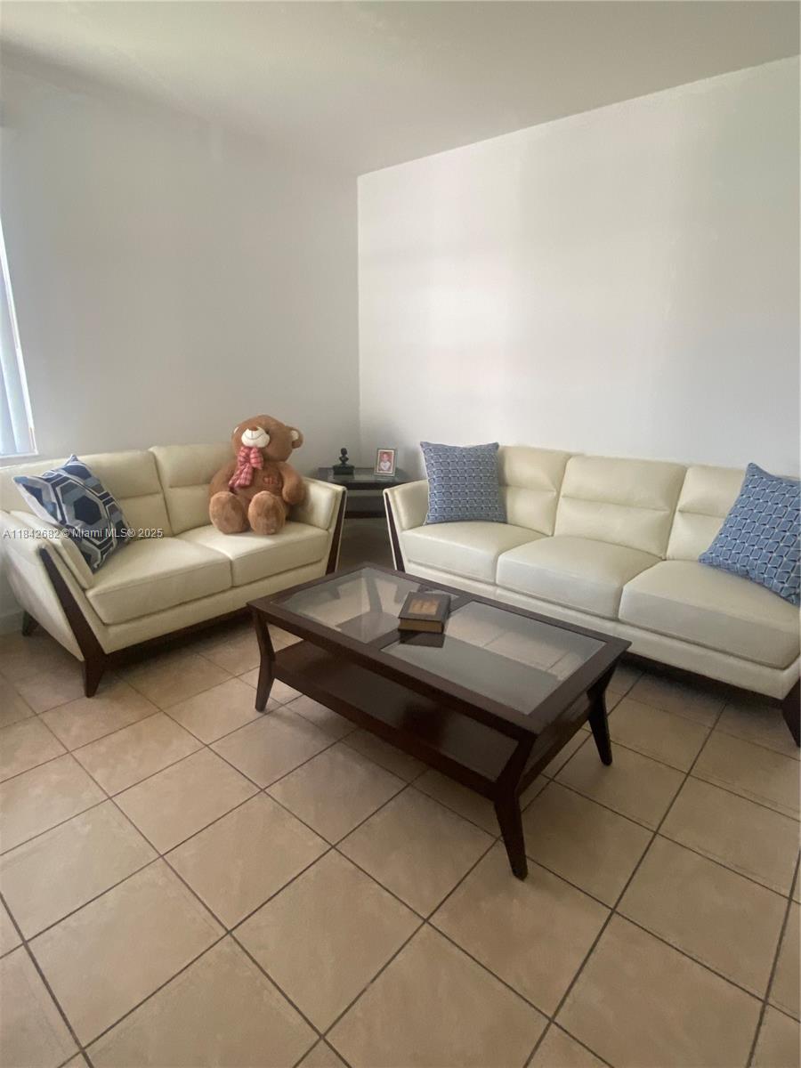 FLORIDIAN ISLES SOUTH - Residential