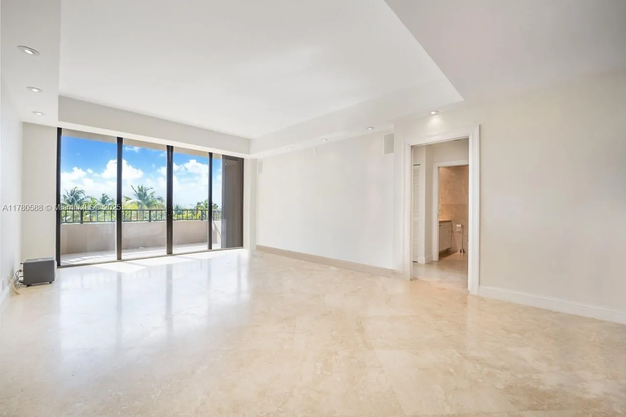 Key Biscayne, Florida 33149, United States, 2 Bedrooms Bedrooms, ,2 BathroomsBathrooms,Residential,Active,105216