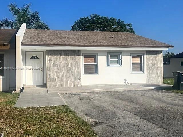 Experience the best of Miami living in this beautifully updated 3-bedroom, 2-bathroom townhouse in Southwest Miami. Designed with comfort and modern style in mind, it features a renovated kitchen with stainless steel appliances, sleek bathrooms, central air, and an in-unit washer and dryer. Bright and spacious interiors are filled with natural light, complemented by ample storage for convenience. Located in a well-maintained, wheelchair-accessible community, it offers both peace of mind and a welcoming atmosphere. Just minutes from shops, schools, dining, and major routes, this home perfectly blends practicality, comfort, and a vibrant lifestyle in one of Miami’s most central areas.