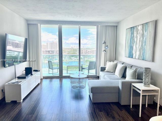 TIDES ON HOLLYWOOD BEACH - Residential