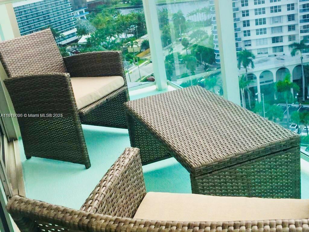 TIDES ON HOLLYWOOD BEACH - Residential