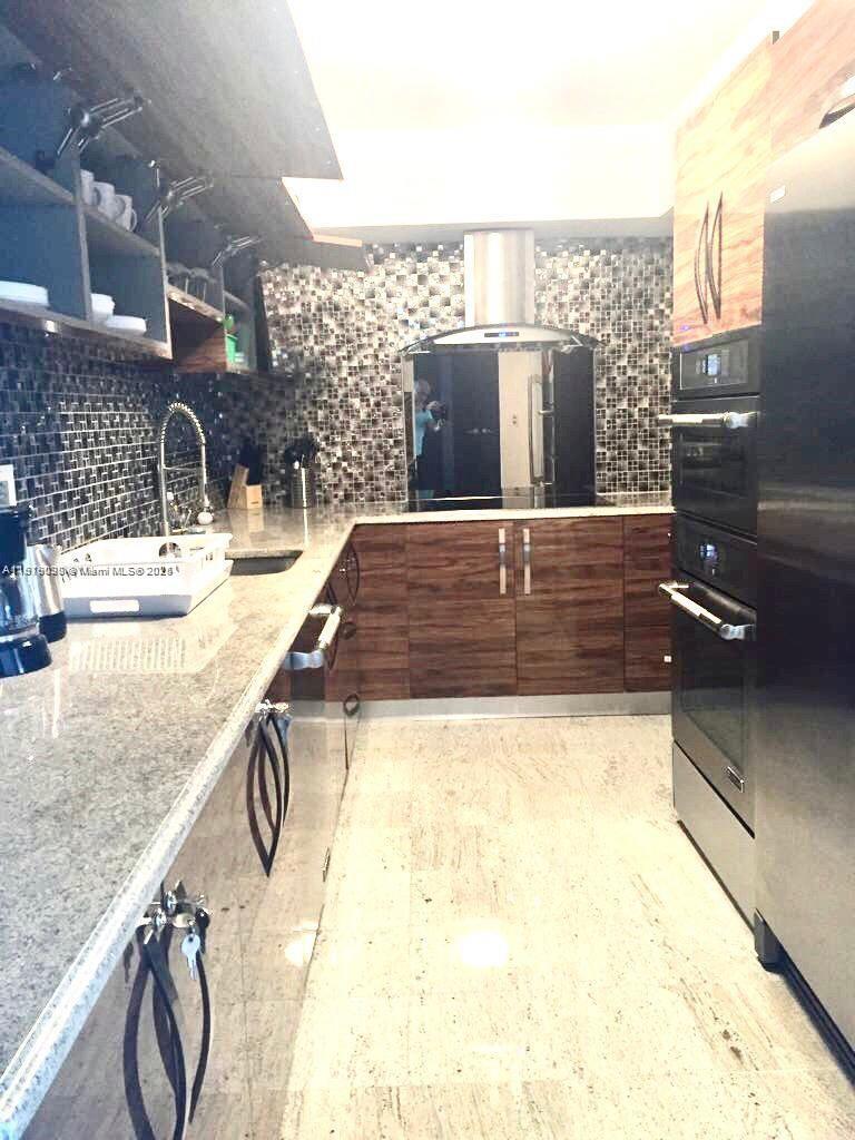 TIDES ON HOLLYWOOD BEACH - Residential