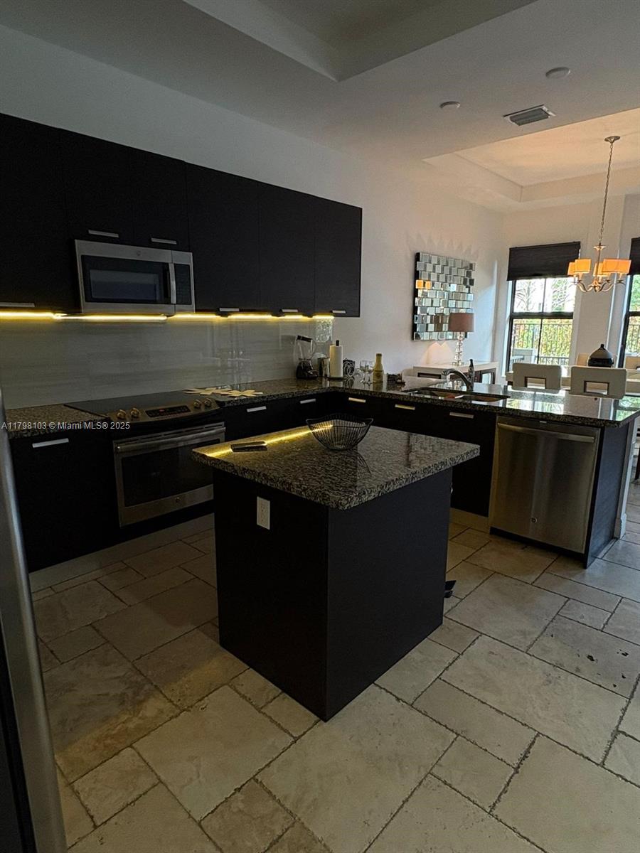 5200 NW 83rd Ct