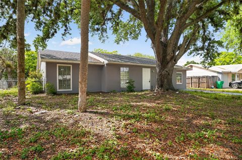 Tiny photo for 4030 School Cir, La Belle, FL 33935 (MLS # A12006112)