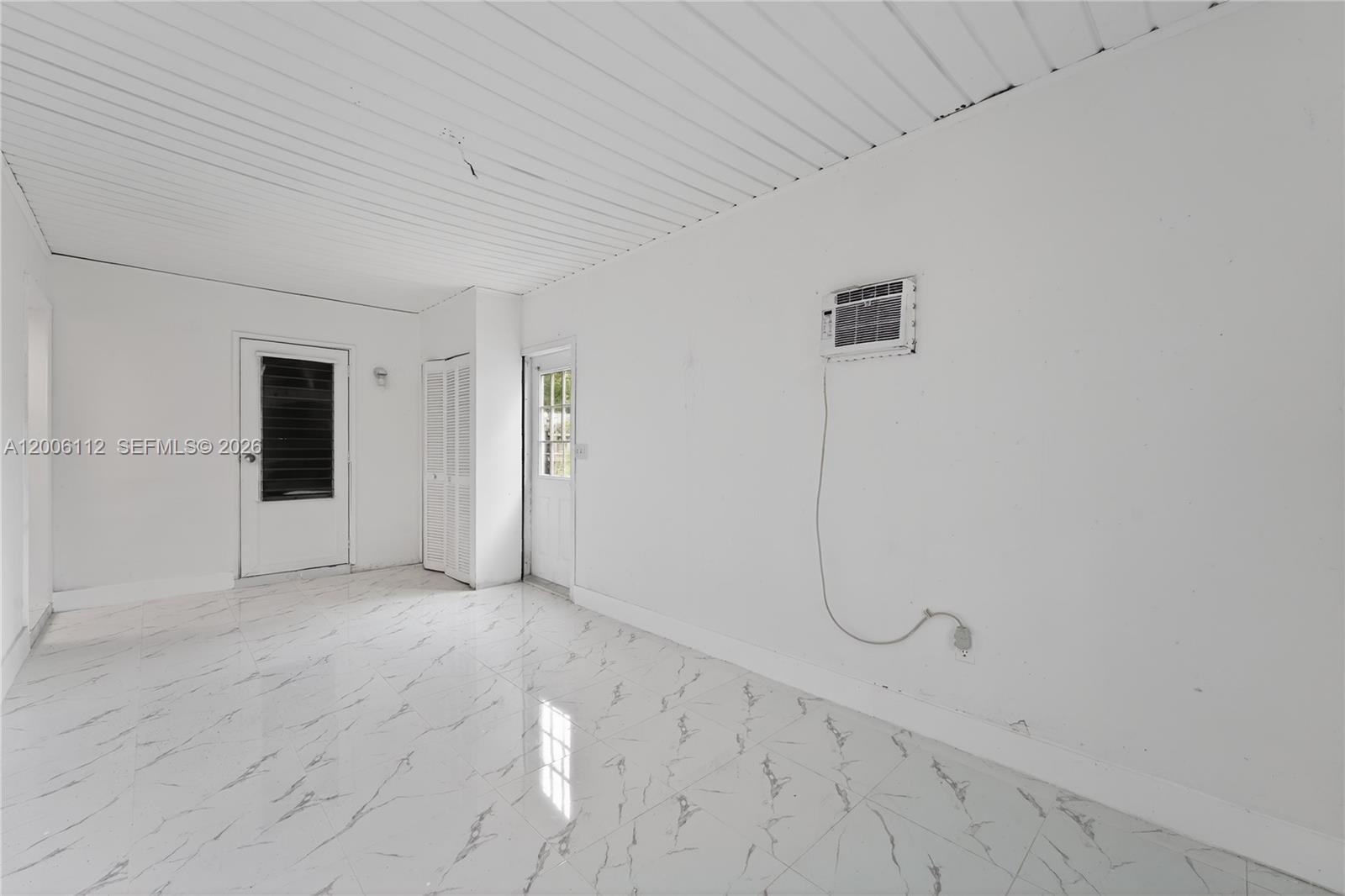 PT LaBELLE UNIT 4 - Residential