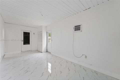 Tiny photo for 4030 School Cir, La Belle, FL 33935 (MLS # A12006112)